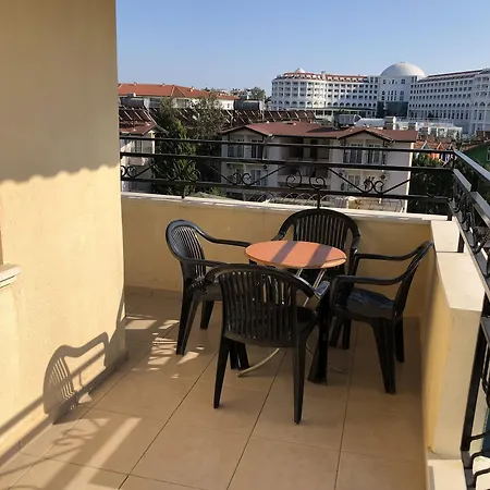 Melissa Garden 4* Side