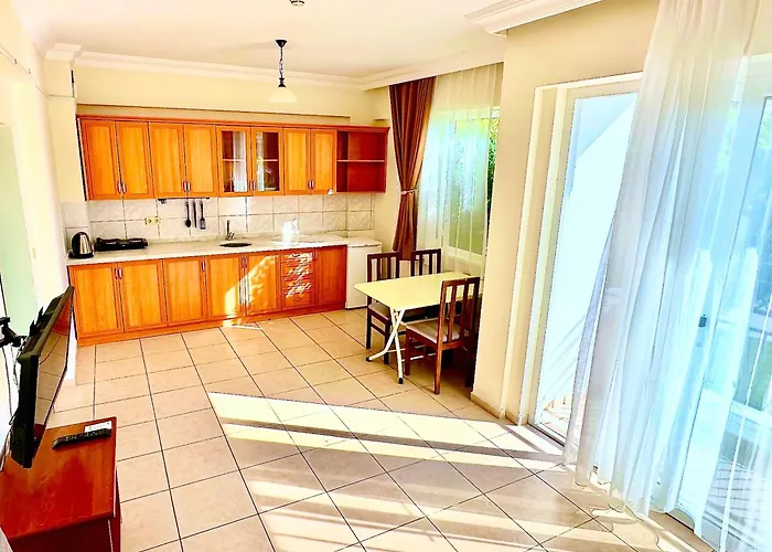 Melissa Garden 4* Side