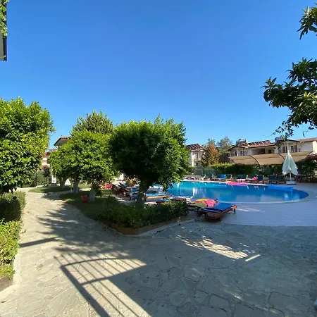 Melissa Garden Sidé