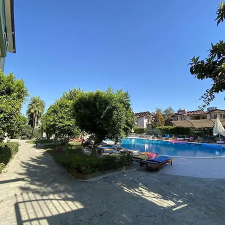 Ξενοδοχείο με διαμερίσματα Melissa Garden