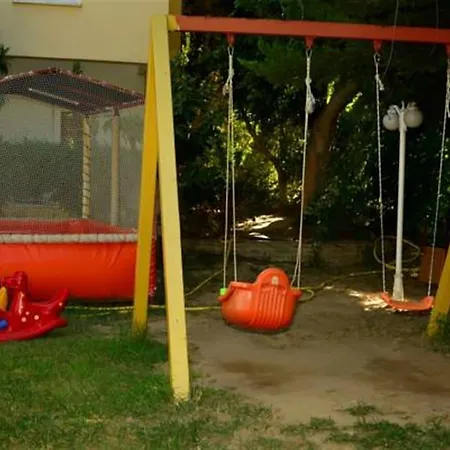 Ξενοδοχείο με διαμερίσματα Melissa Garden 3*