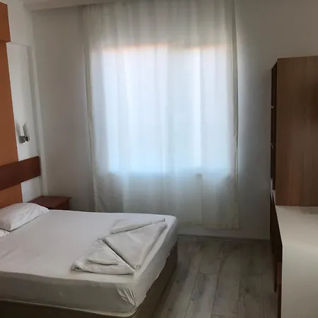 Melissa Garden Sidé