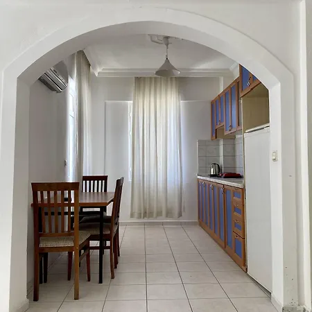 Ξενοδοχείο με διαμερίσματα Melissa Garden 4*