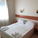 Melissa Garden 4* Side
